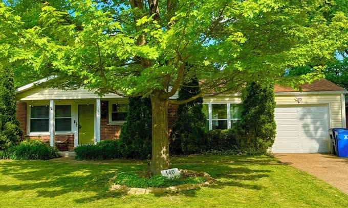 Florissant House | nWelcome to 140 Saint Benedict charming 3-bed, 1.5-bath ranch in Duchesne Hills.