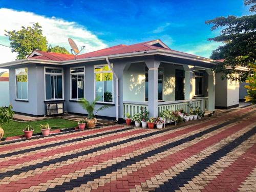 Moshi House | Nyota Safari Lodge