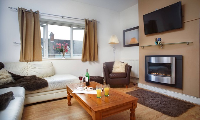 Goodwick House | Nythfa, Situated on the Stunning Pembrokeshire Coastal Path