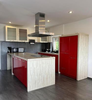 Ibbenbueren Apartment | O107 XXL I 160m2 I Kamin I Balkon I 2 WC I Kücheninsel