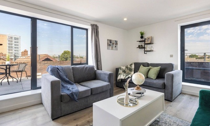 Canning Town Condo | O2 Skyview Penthouse