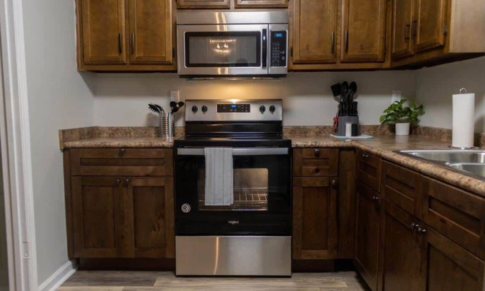 Huntsville House | Oak Glen Huntsville Rambler Retreat