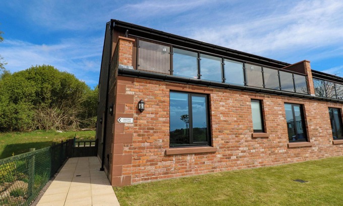 Frizington Cottage | OAK TREE COTTAGE, pet friendly, with a garden in Frizington