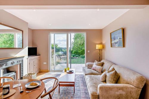 Holbrook House | Oak View - Holbrook