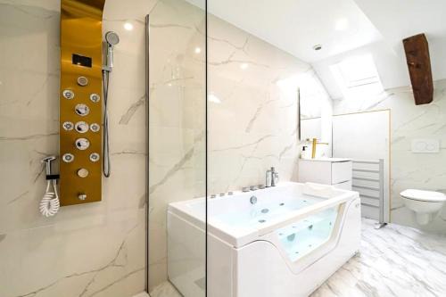 Coutures Apartment | Oasis Chic - Spa privé & Cinéma