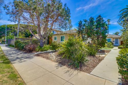 Ocean Beach House | OB Smiths Cottage By The Beach