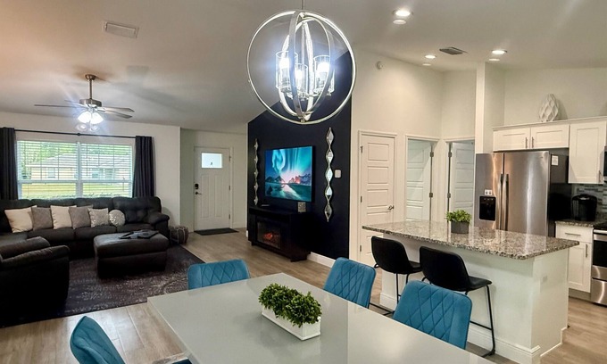 Candler House | Ocala Oasis on Pecan Road