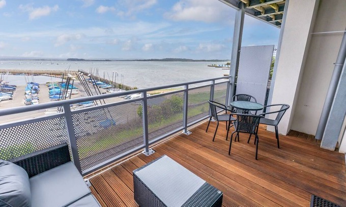 Hamworthy Apartment | Ocean Breeze - Harbour Views from Private Balcony