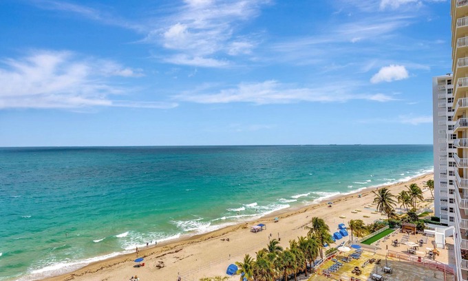 Galt Mile Apartment | Ocean Front 2-bedroom Suite