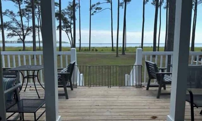 Melrose on the Beach House | Ocean-Front 2Bdr Cottage, Pet-Friendly