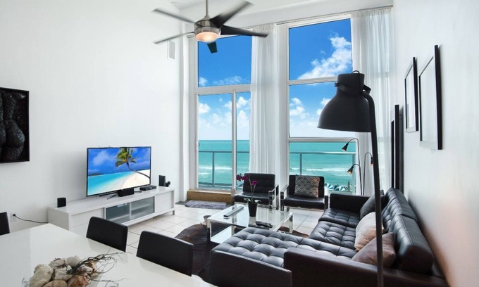 Mid Beach Condo | Ocean front 3 Bed 2 Bath two story condo in Vibrant Miami Beach