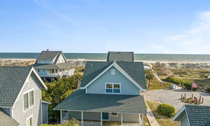 Flora's Bluff House | Ocean Front Cottage 2023 Total Renovation Pet Friendly 5 Star Home BHI Club