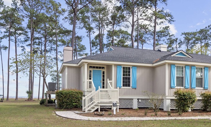 Melrose on the Beach Cottage | Ocean Front Premier Cottage