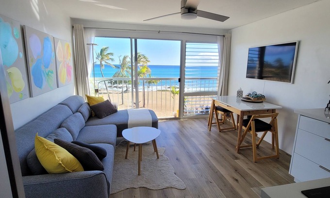 Makaha Condo | Ocean-Front Renovated Condo with Amazing sunset, WiFi, fitness room, pools, more