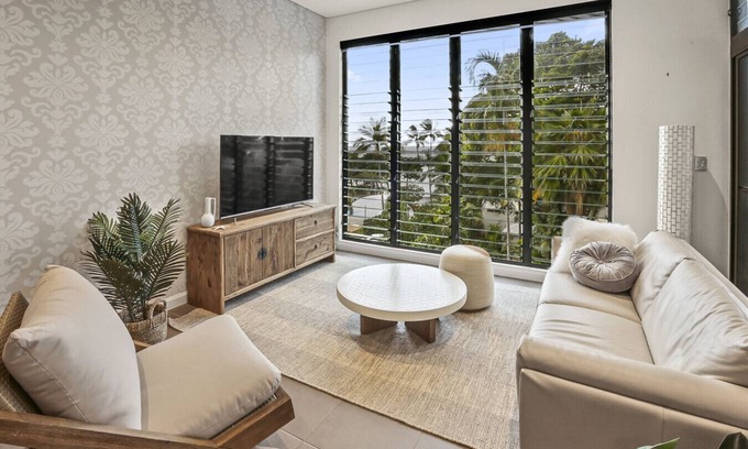 Trinity Beach Apartment | Ocean Horizons- Stylish 2BR Trinity Beach Retreat | Private Parking & Pool Access