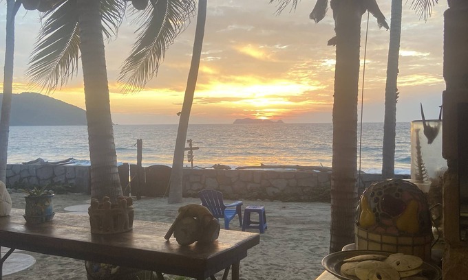 Barra de Potosi Bed & Breakfast | Ocean Lover's Paradise - Garden Room 3