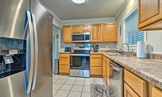 Biloxi Cottage | Ocean Springs Getaway - Walk to Beach & Downtown!