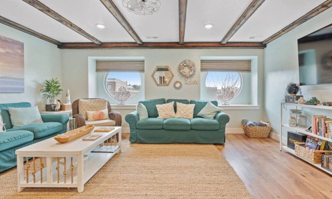 Rexburg Apartment | Ocean-Themed Family Getaway in Downtown Rexburg | Sleeps 12 | BYU-Idaho Nearby