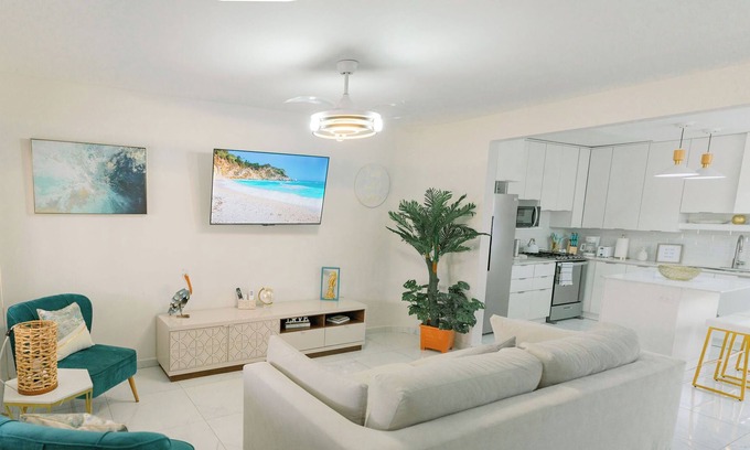 Puerto Barillas House | Ocean Vibes Home