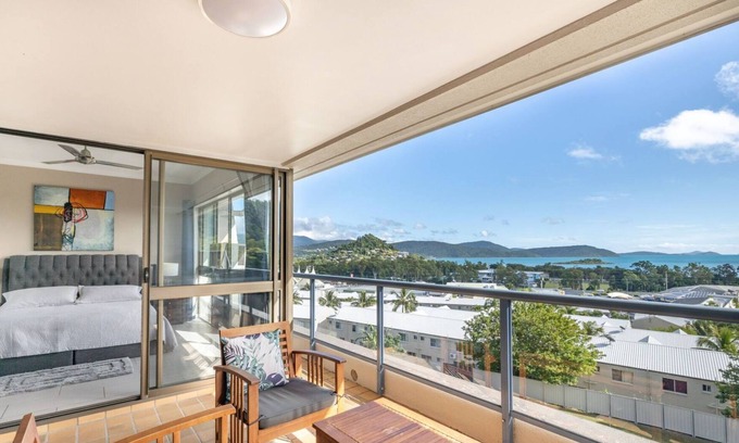 Cannonvale Apartment | OCEAN VIEW - 2 bedroom with A/C, Wi-Fi in peaceful Cannonvale