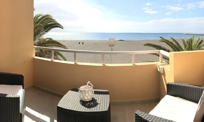 Gran Tarajal Apartment | Ocean View apartments. Beachfront Ocean view terrace. Wifi. Parking