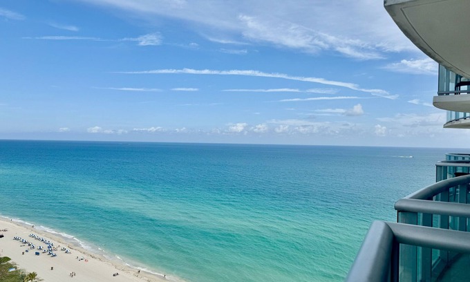 Sunny Isles Beach Resort | Ocean-view Condo Hotel Marenas Resort near Aventura Mall.