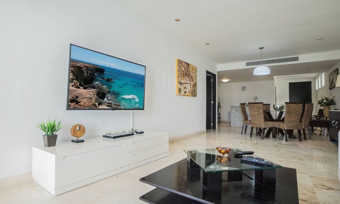 Luis Donaldo Colosio Condo | Ocean View Condo at The Elements by BRIC