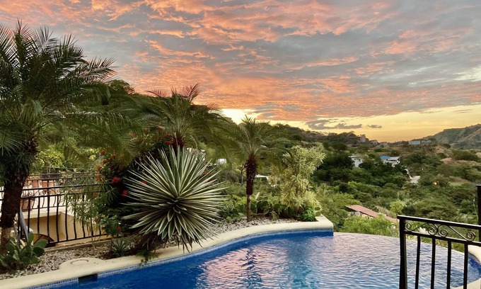 Coco Condo | Ocean View Condo With infinity pool