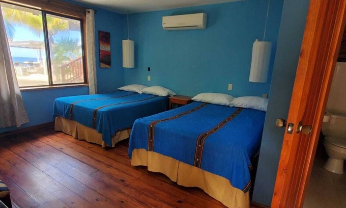 Antoneys Cay Resort | Ocean View Double West End Land's End Hotel Resort Roatan Honduras