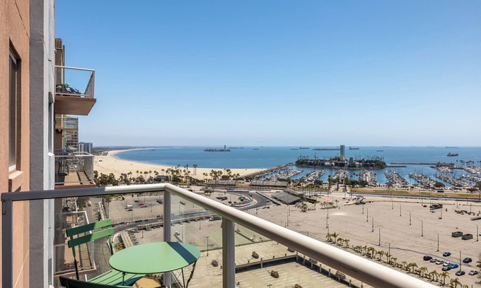 Hellman Street Condo | Ocean View/High-Rise Condo/Downtown/Parking