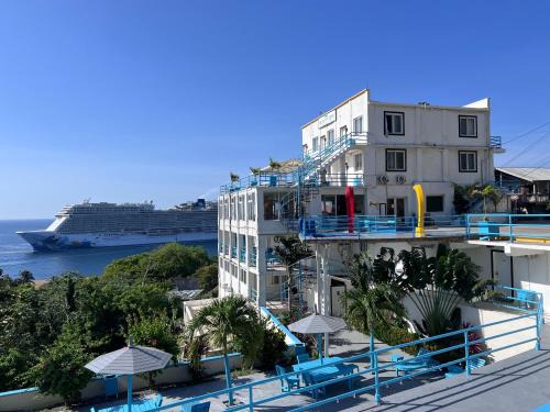 Gravel Bay Hotel | Ocean View Hotel and Restaurant