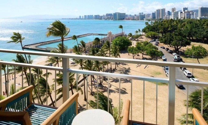 Diamond Head - Kapahulu - St. Louis Hotel | Ocean View King | Kaimana Beach Hotel | Scenic Stay by the Beach