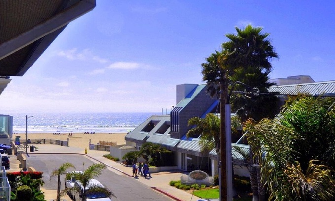 Downtown Condo | Ocean View Luxury Condo steps from the sand in the heart of Pismo!
