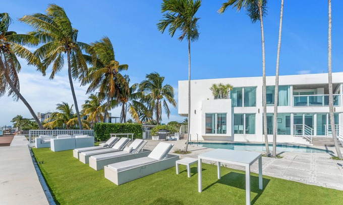 North Bay Village Villa | Ocean View, Miami Beach, Brickell, Biscayne Bay, Heated Pool, BBQ, n