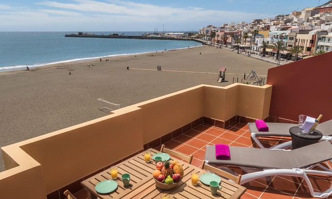 Gran Tarajal Apartment | Ocean View Penthouse Beachfront Unbeatable sea views. Wifi. A/C