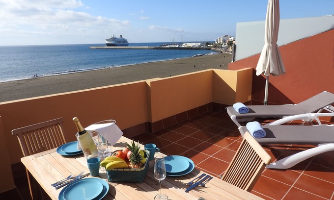 Gran Tarajal Apartment | Ocean View Penthouse II. Beachfront Wifi & A/C. 23m2 private terrace.