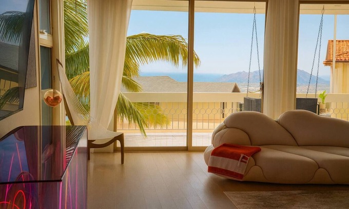 Kuliouou - Kalani Iki Villa | Ocean View Retreat Sauna Yoga Sound Bath 5 Bedroom Villa with Amenities