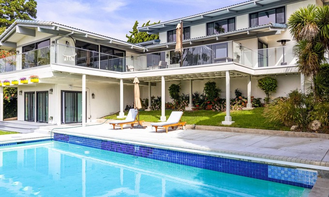 Rancho Palos Verdes House | Ocean-view luxury home with oversize heated pool in Rancho Palos Verdes