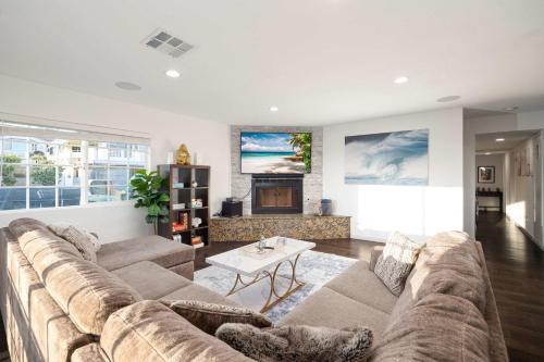 Bay Park House | Ocean Views 2 Kitchen Living area Villa