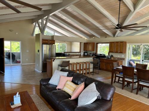 Waialee Villa | Ocean views, indoor and outdoor brilliance!