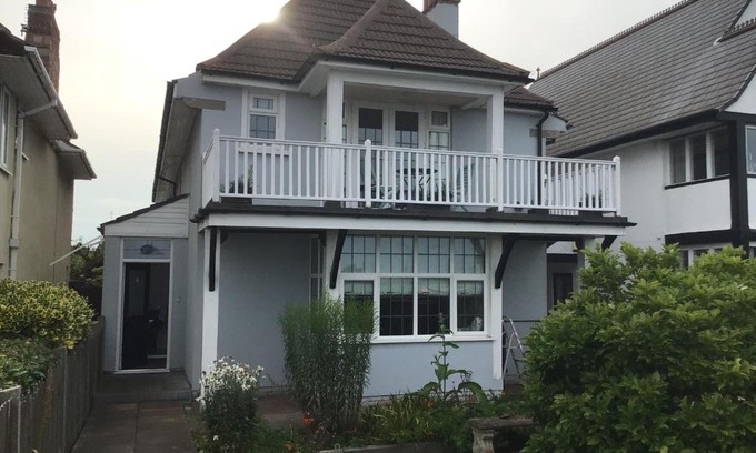 Gorleston-on-Sea Bed & Breakfast | Ocean Waves