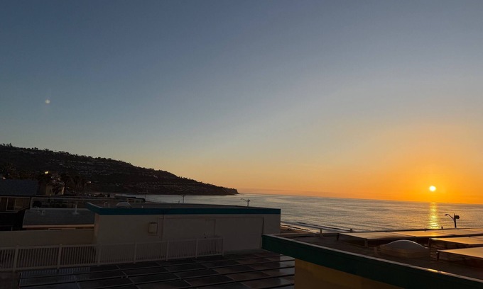 Redondo Beach Apartment | Oceanfront 1 BR w/Pool and Heated Pool