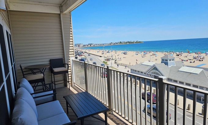 Hampton Condo | Oceanfront 2 bed/2 bath, 1200 square feet!
