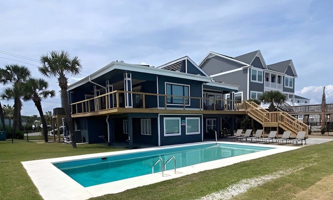 Inlet Harbour House | Oceanfront 6 bedroom dog friendly heated pool