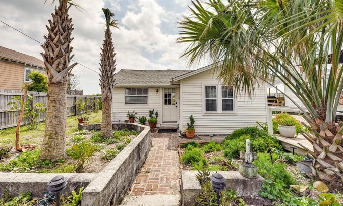 Fernandina Beach House | Oceanfront Amelia Island Cottage Deck and Boardwalk