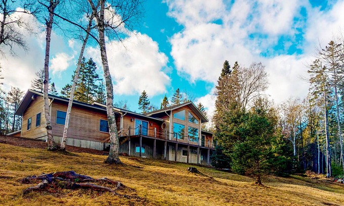 Perry House | Oceanfront Cabin with Deck, Grill, Firepit, and Free High-Speed WiFi