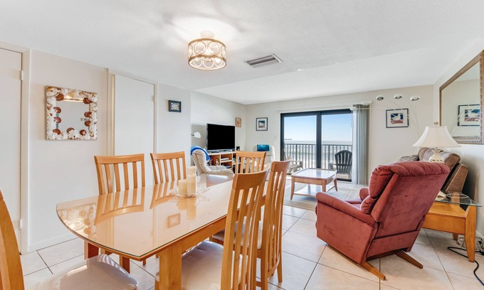 Ormond Beach Condo | Oceanfront Charmer