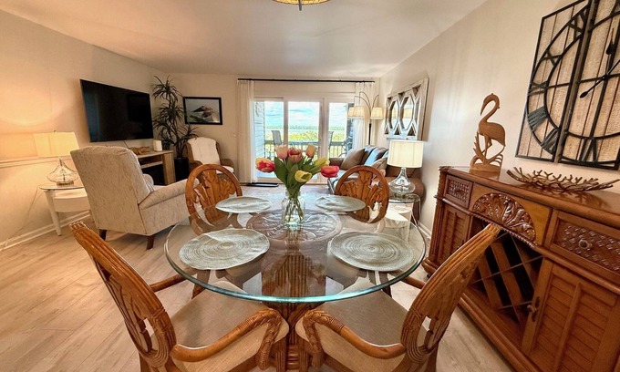 Seabrook Island Villa | Oceanfront dream villa. Steps to beach. Club access.