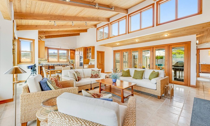Sea Ranch House | Oceanfront home with private hot tub, beautiful courtyard & shared pools/saunas