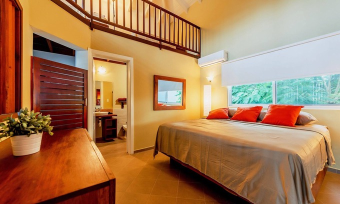 La Iglesia Condo | OCEANFRONT LUXURY PENTHOUSE CONDO - BEACH + SUNSETS - SLEEPS 6